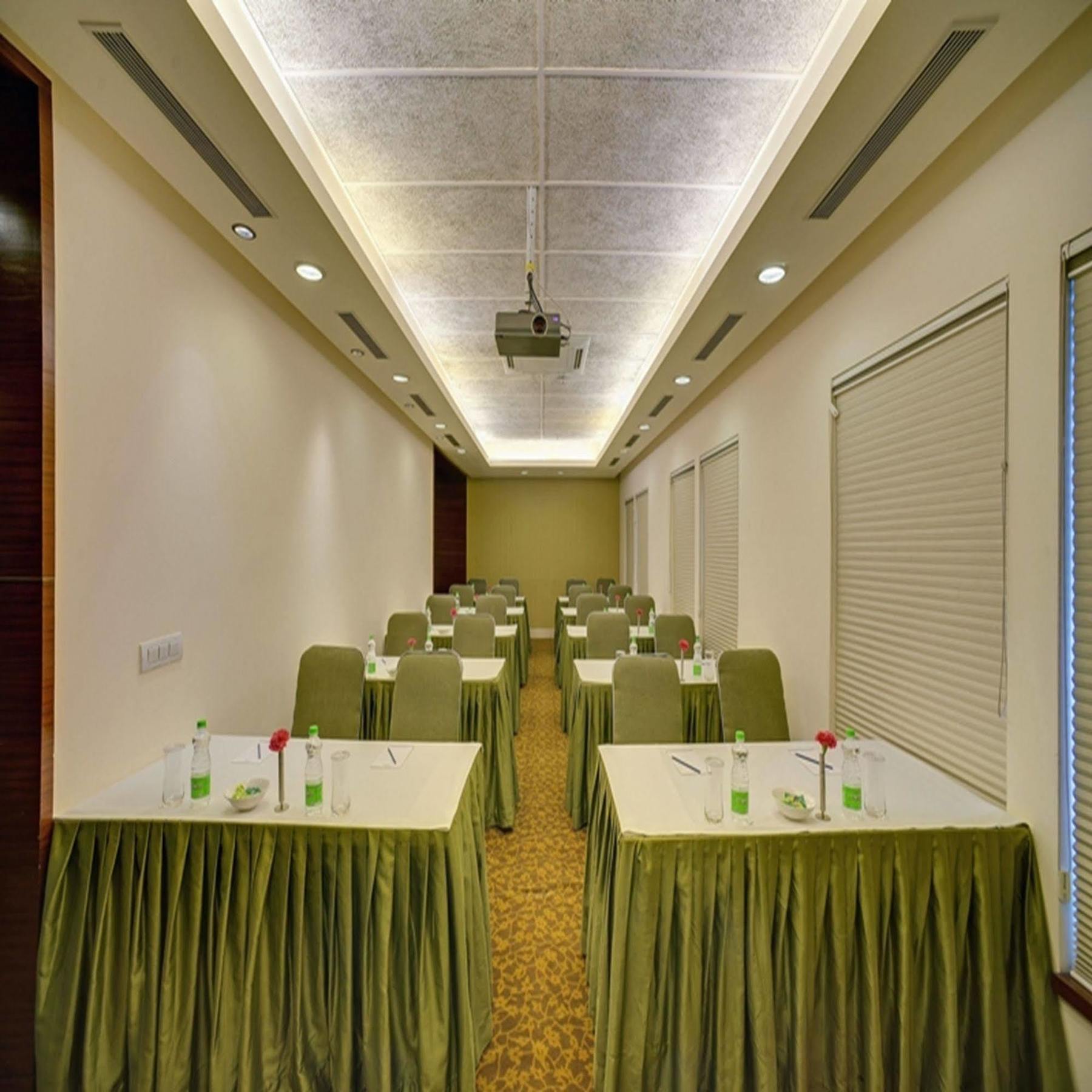 Muse Sarovar Portico Nehru Place Nowe Delhi Zewnętrze zdjęcie